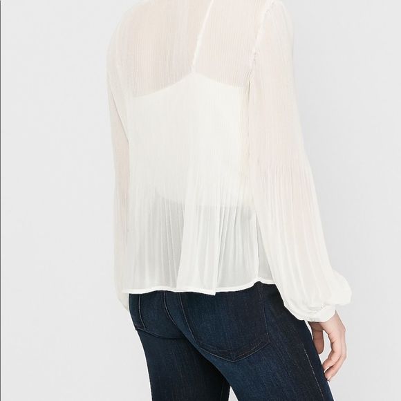 🆕 w/tags Express Blouse - Picture 2 of 3